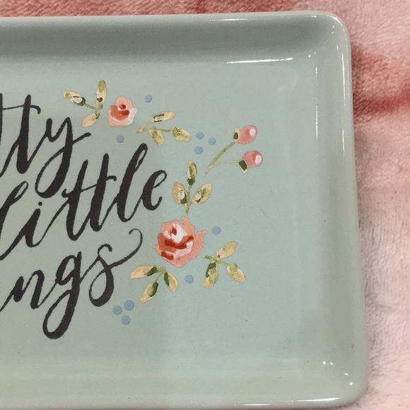 Pretty Little Things Ceramic Powder Blue Trinket Tray Rosettes Floral NWOT - Picture 4 of 12